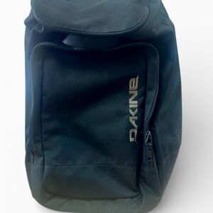 Dakine Charcoal Black Men's Backpack Snowboarding and Skiing backpack.